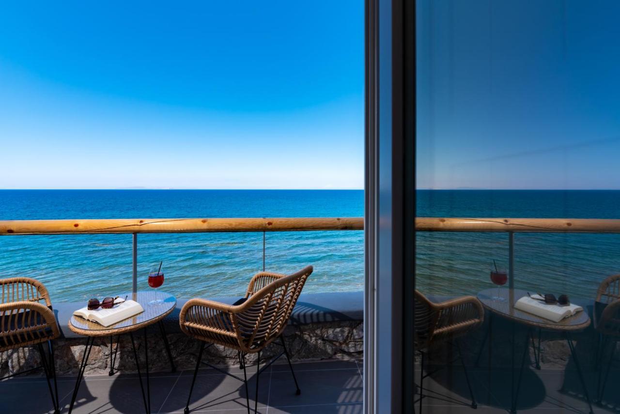 Neoma Luxury Suites คาร์เทราดอส ภายนอก รูปภาพ
