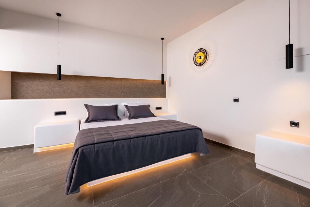 Neoma Luxury Suites คาร์เทราดอส ภายนอก รูปภาพ